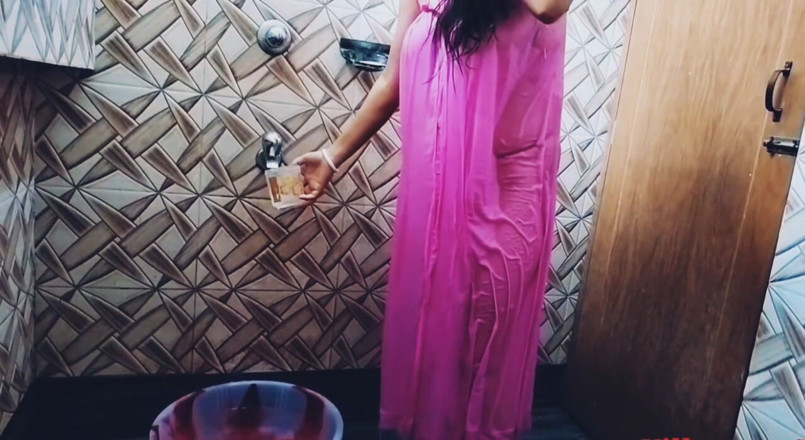 Teensex: I Spied on My Hot Bhabi in the Shower and...