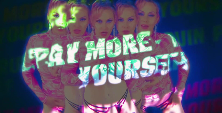 Goddess Misha Goldy: Oggi, Piggy, userai tutti i tuoi contanti dalla tua carta...