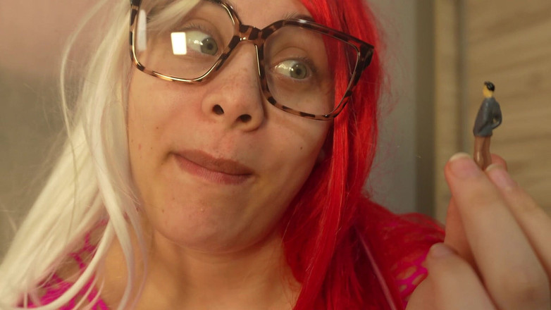 AmayaMori: Giantess przyrodnia siostra żuje gumę, a następnie dmucha bąbelki na swoją...