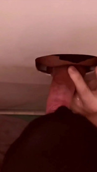 Chciał cipki - ale przyszedł zbyt szybko na gloryhole