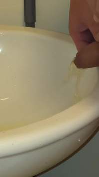 Peeing for Those That Like to Watch
