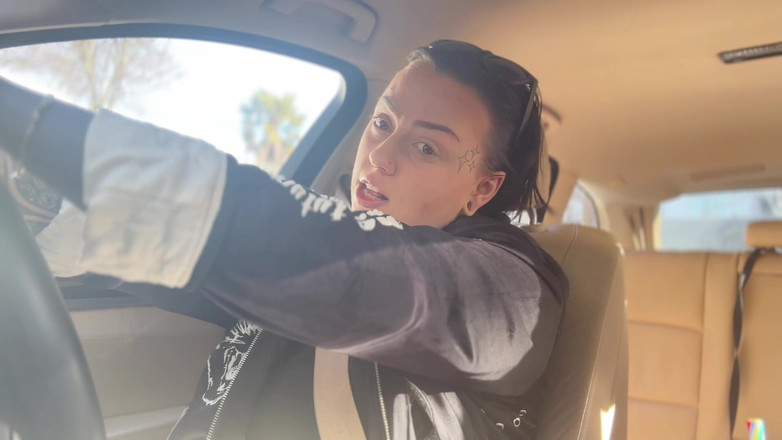 Miss Valentina: Sedací pás fetiš zrůda