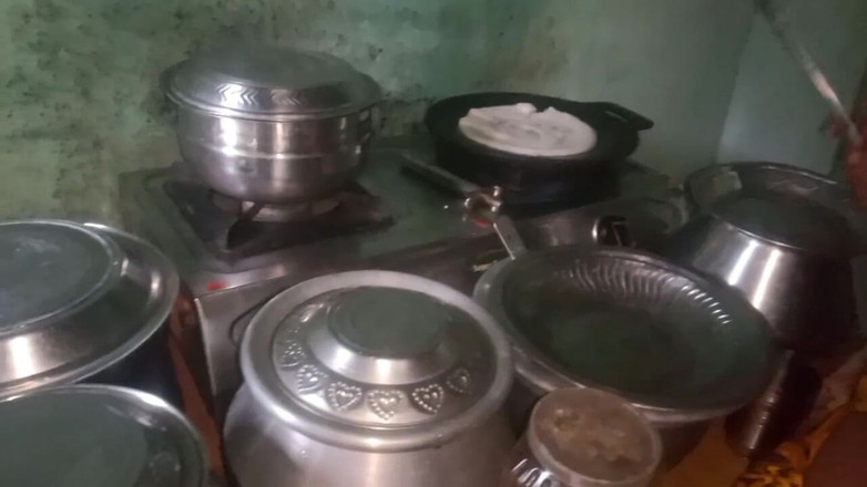 Priyanka314: Soțul indian desi care își strânge sânii soției în timp ce ea...