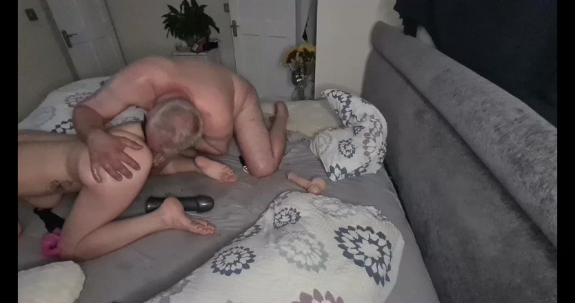 Anal Fetish Couple: Liếm và móc cua lỗ đít máy bay bà già nóng...