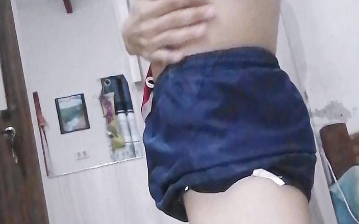 Diego2323: युवा कामुक लैटिना हस्तमैथुन करते हुए सेक्सी को छूती है