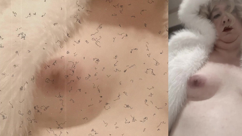 Trans fur bitch: Transfurlady retro își arată țâțele și pula tare și ejaculează