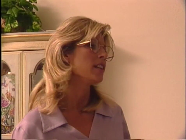 Vintage Usa: Pizdă blondă sexy linsă și futai în pizdă, masturbându-se... Spermă în gură