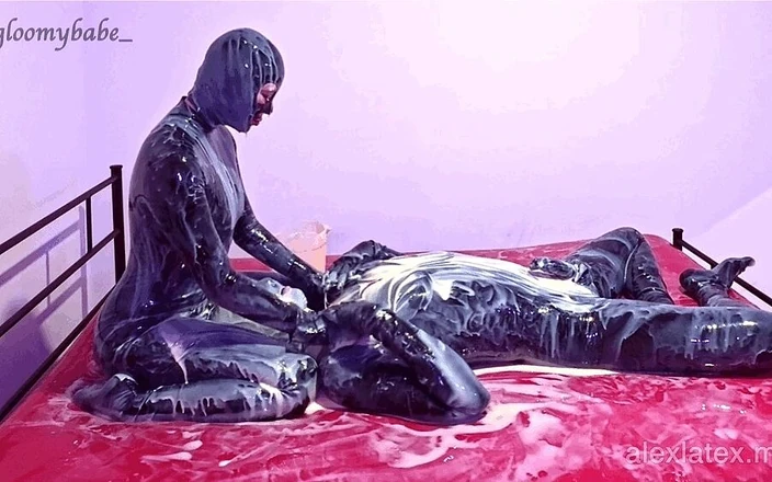 Alex Latex: Permainan lateks melekit, penuh - lateks Alex