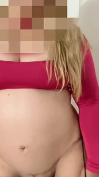Tanga, kalhotky nebo kraťasy? Skutečné domácí s blondýnou s velkým zadkem