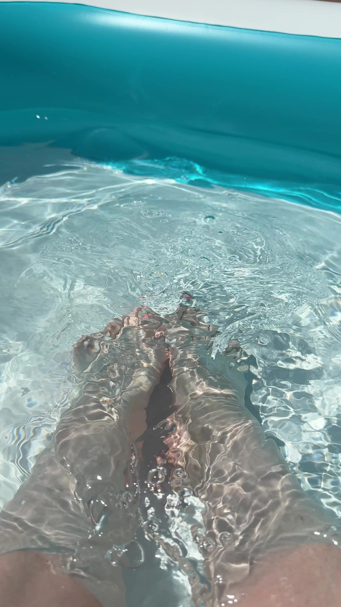Naughty Talulah: Solo Foot Play in Pool