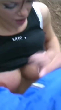Ohromující blonďatá porno princezna Delta White se rozhodne stát se britskou děvkou na pejsku