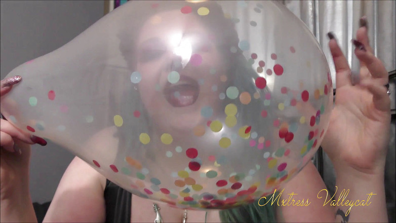 Mxtress Valleycat: 我的指甲和纸屑气球