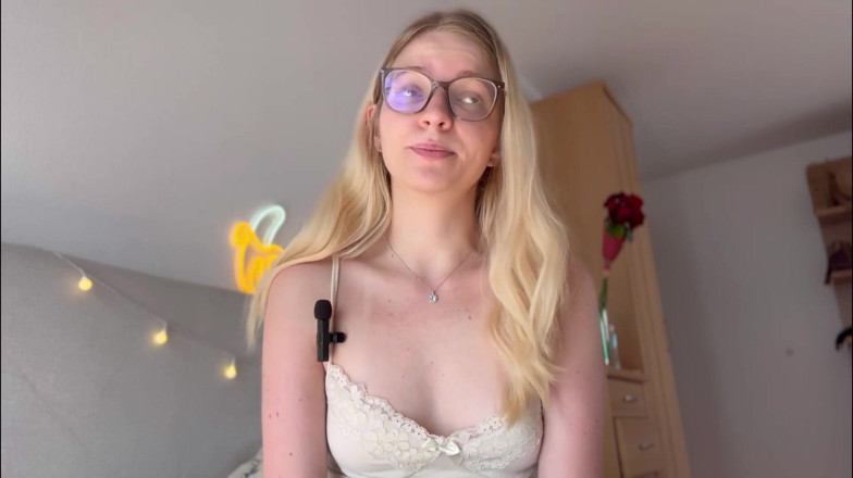 Goddess_Bella_Rae: Uită-te la asta înainte de a începe cu dominare feminină