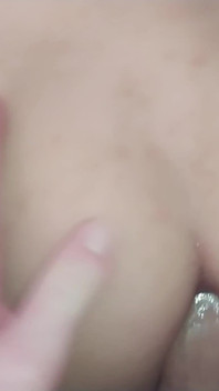 30 yaşındaki heteroseksüel adam ikiz oğlanı prezervatifsiz sikiyor