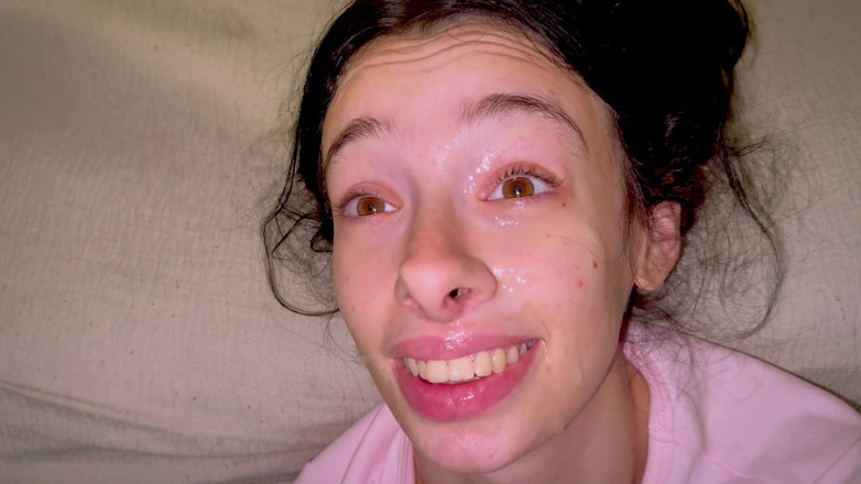 Cute Italy Teen: Naughty Stepdaughter Eat Stepdaddy Dick When Stepmom Isn't Home