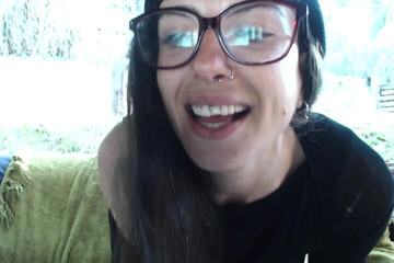 Goddess Maya: Webcam ngoài trời