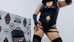 NEGRITA SEXY: 我在炫耀我的哥特式猫女内衣。我很性感，幻想成为一个色情模特。