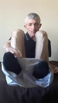 Ich ziehe meine running shorts nach unten