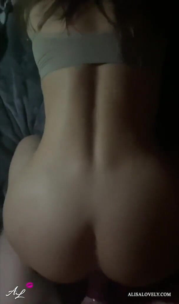 Alisa Lovely: Evening fuck of a beautiful brunette with a pawg doggy...