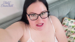 Katy Churchill: Brava gordinha engole minúscula peeper inteira