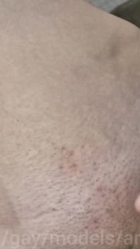 Kachek, chevaucheuse, se fait baiser par son papa avec une énorme bite sur du sperme !