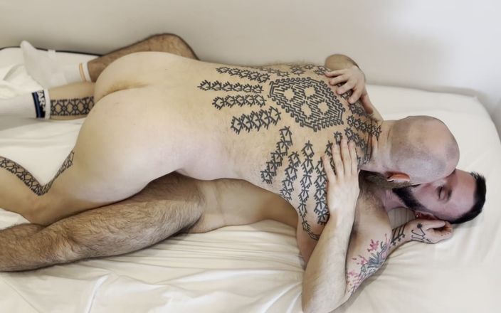 FUCKARTBERLIN: Bären fellball und Alessio veneziano flip-fick teil 1