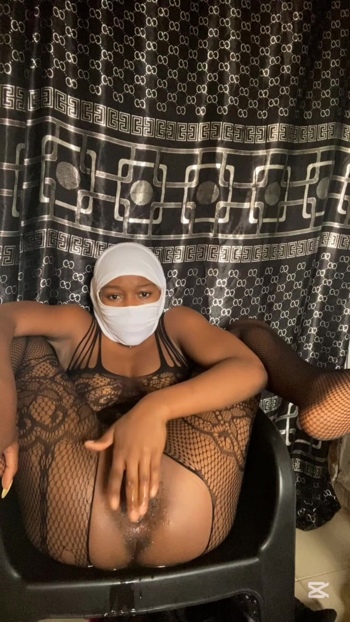 Slipperyblackgirl: Alle hoch lebe die sahnige muschi, die mich dazu brachte,...