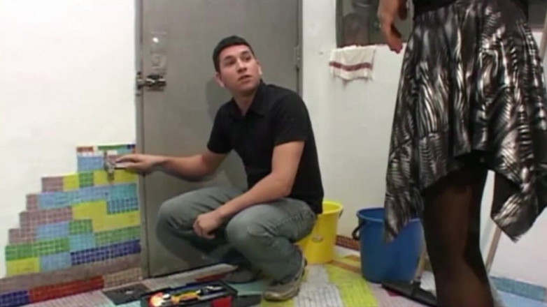 Straight fucking boy in uniform: Hetero Arba šuká gay crossšaty v dívce