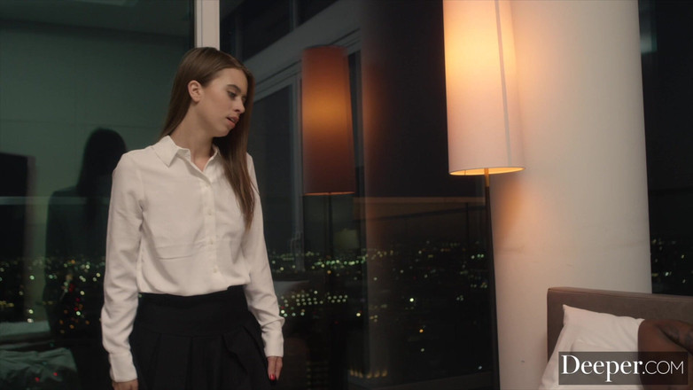 Deeper: 更深。好女孩吉尔实现了她成为一个坏人的梦想