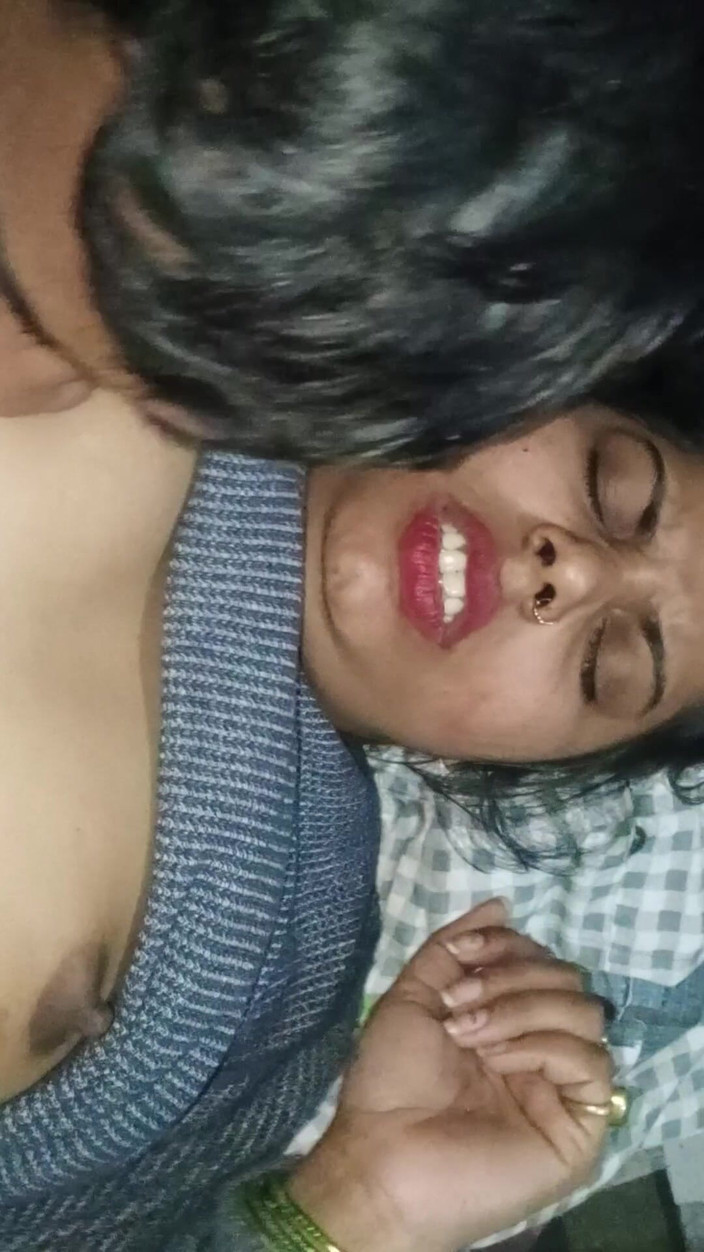 Poojakabir: 两步兄弟 ne mujhe choda