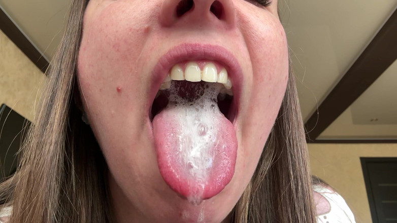 Hottie goddess: Versaute phlegm-show