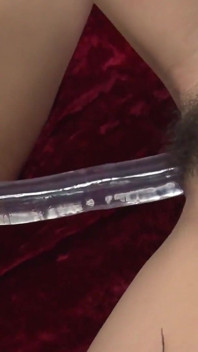Omättliga asiatiska MILFs slukar varandra passionerat