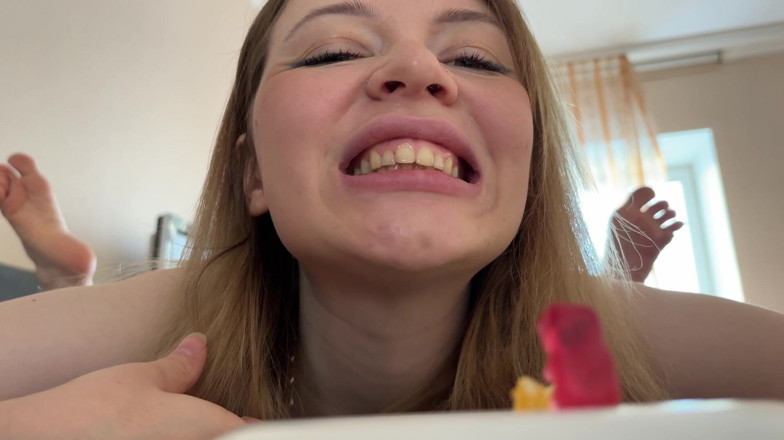 Spacenintenda: Obryně POV: Shrunk, Spolknuto, Tráveno