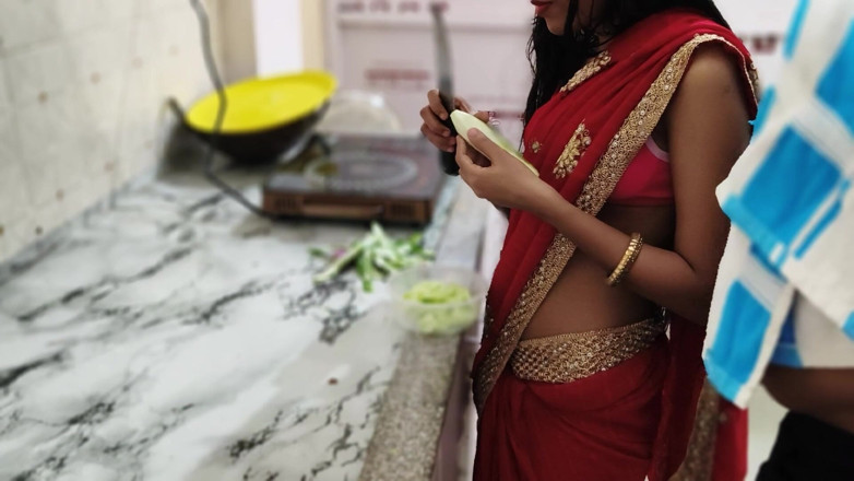 Annumastani: Bhabhi Panas Digoda oleh Dever dalam Rumah