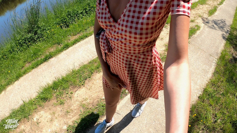 Miley Weasel: 운하에 후장을 꽂는 발정난 금발!!