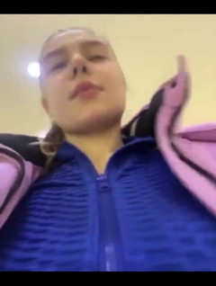 JuiceLussie: 자위하고 핑거링하는 핫한 소녀