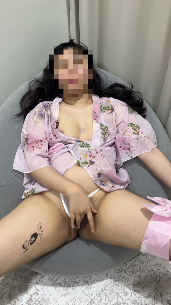 Shasha Idrina: Come and insert your cock inside my pussy