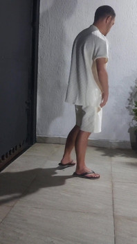 parosi ki hot patni ko chodte hue kaha ki agar mainne kisi ko nahin bataaya to vah apne pati ko nahin bataoon