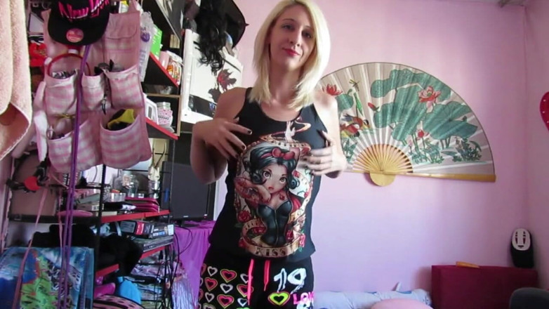 Cuteblonde666: Showing off my cute tiny teen tits and playing with...