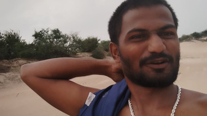 KUMBHA MANOJ KUMAR: Desi Xhard k narozeninám šukání tvrdého terénu