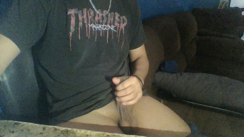 AlexAlejandro13: Masturbation dans le salon