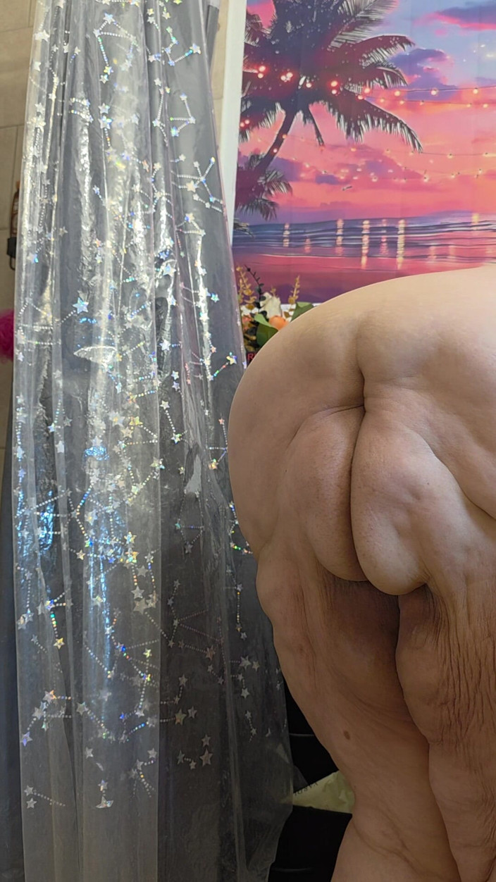 LustyPeachesofSin: Naakt schoonmaken deel 3