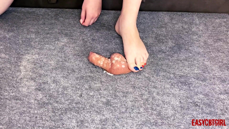 AnnyCandyPainboy: Herrin tropft heißes wachs auf schwanz mit eiern und hat...