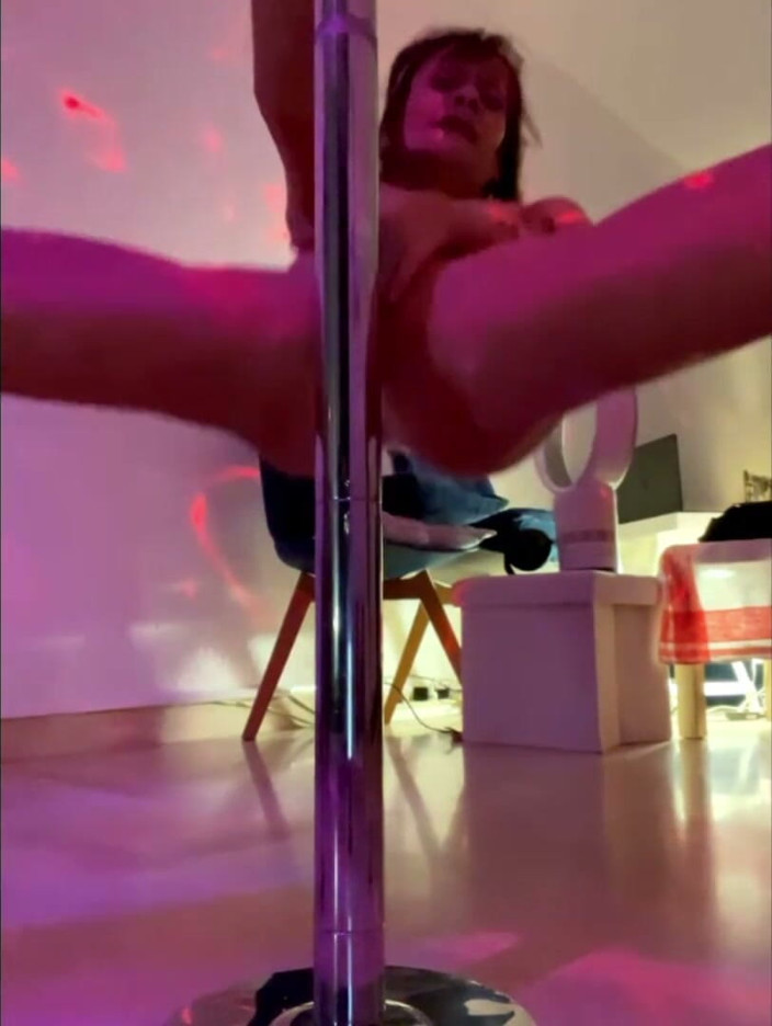 Chris06d22: Çıplak Dans