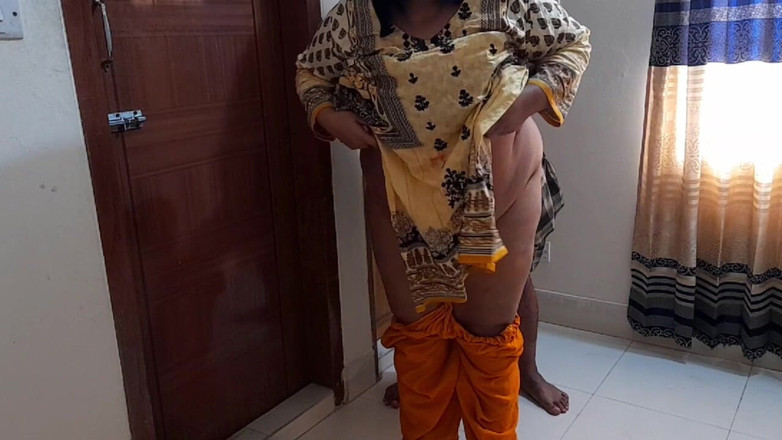 Aria Mia: Muslim Big Ass &amp; Huge Boobs