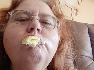 BBW nurse Vicki adventures with friends: CREAM PUFF DELIGHT