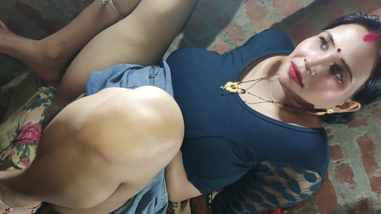 Renudbf: Desi Married Girlfriend in Saree Was Fucked Hard by Boyfriend...