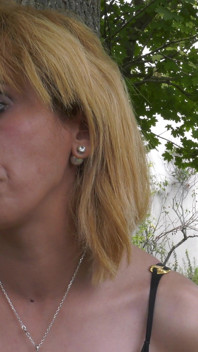 Arab Cougar Sucks 2 Fat Cocks