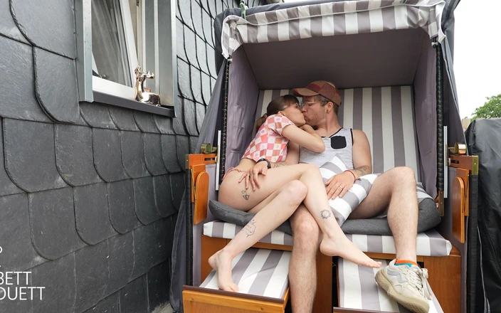BettDuett: First Time Banging in a Beach Chair!