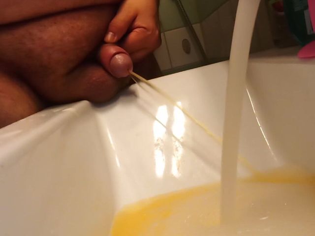 Hot Plump Alphamales Morning Routine of Pissing and Washing of Uncut Smegma Cock (Bigpisser)